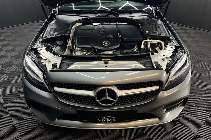 Grå Mercedes C220 d fra 2020