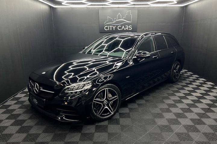 Sort Mercedes C220 d fra 2020 set udefra