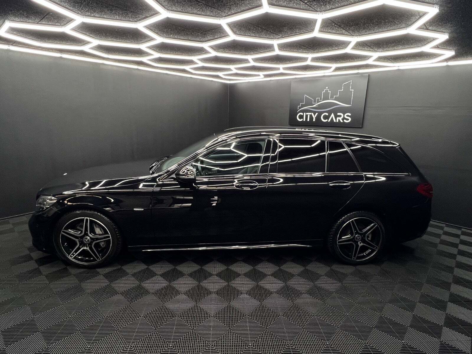 Sort Mercedes C220 d fra 2020