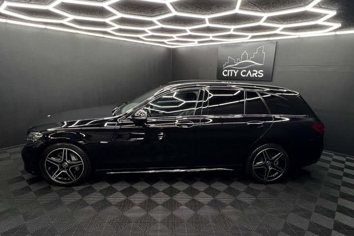 Sort Mercedes C220 d fra 2020