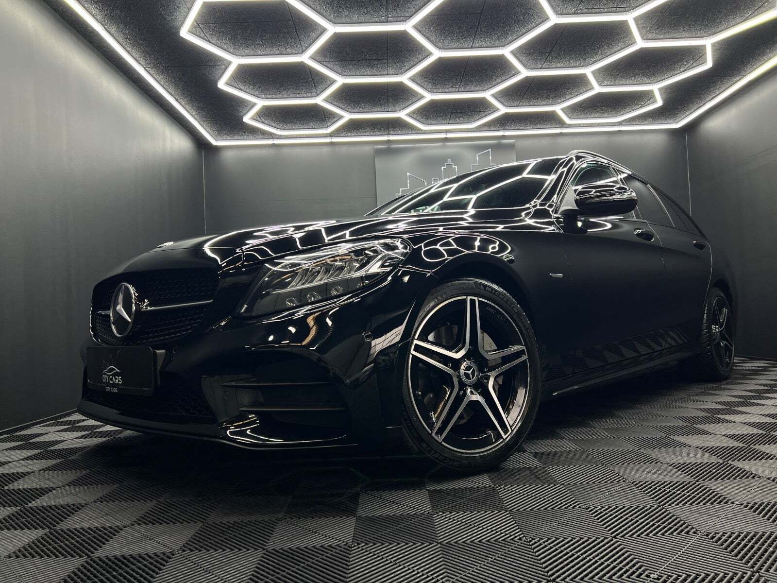 Sort Mercedes C220 d fra 2020