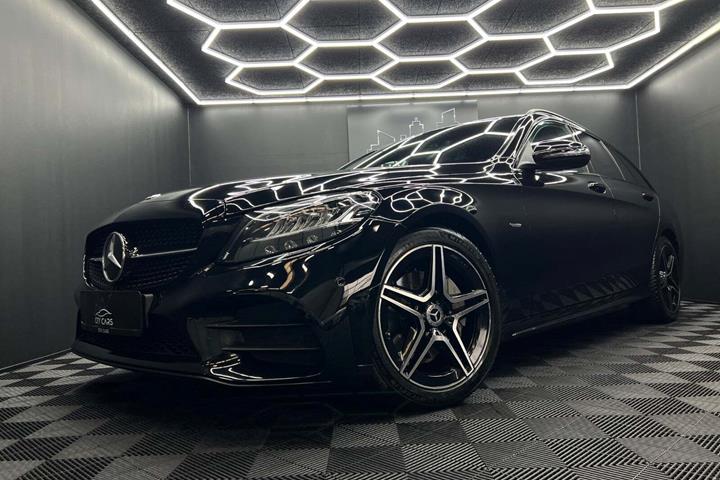 Sort Mercedes C220 d fra 2020