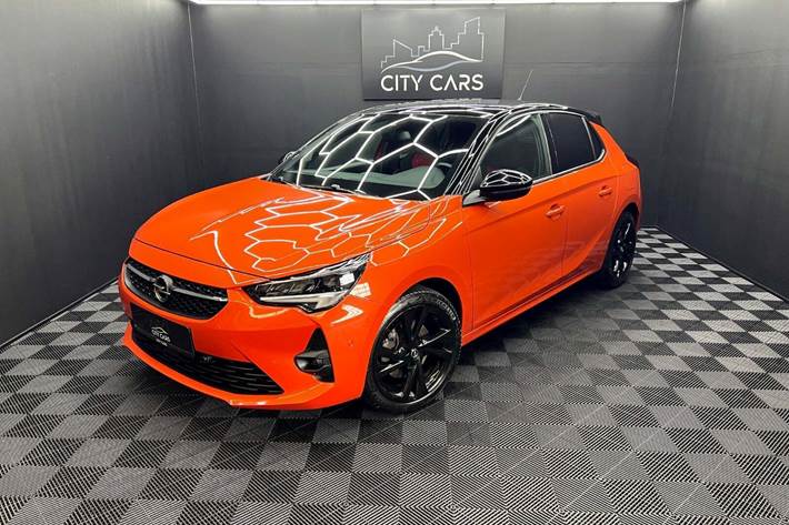 Orange Opel Corsa fra 2020 set udefra