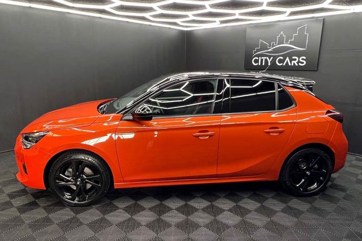 Orange Opel Corsa fra 2020