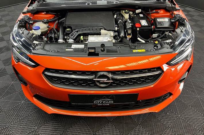 Orange Opel Corsa fra 2020