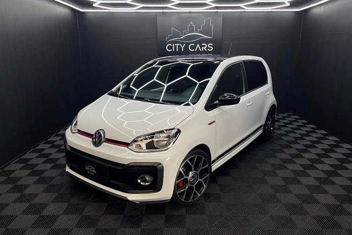 Hvid VW UP! fra 2019 set udefra