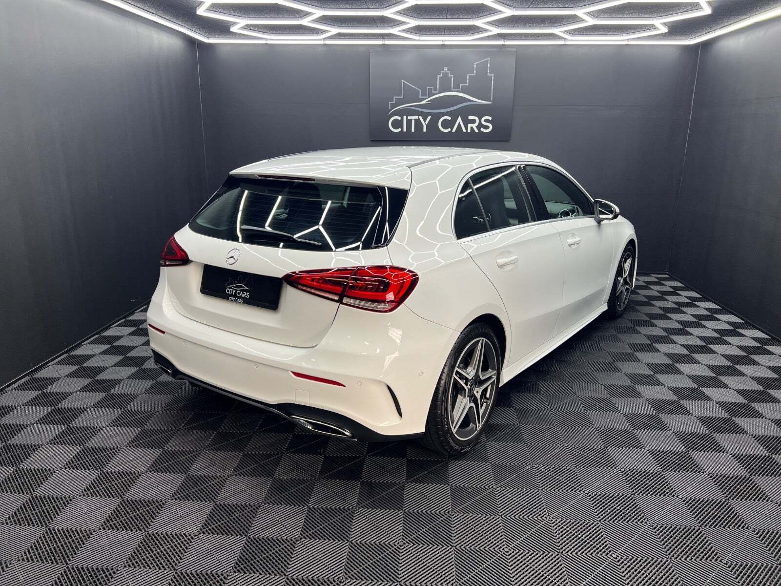 Hvid Mercedes A220 d fra 2020