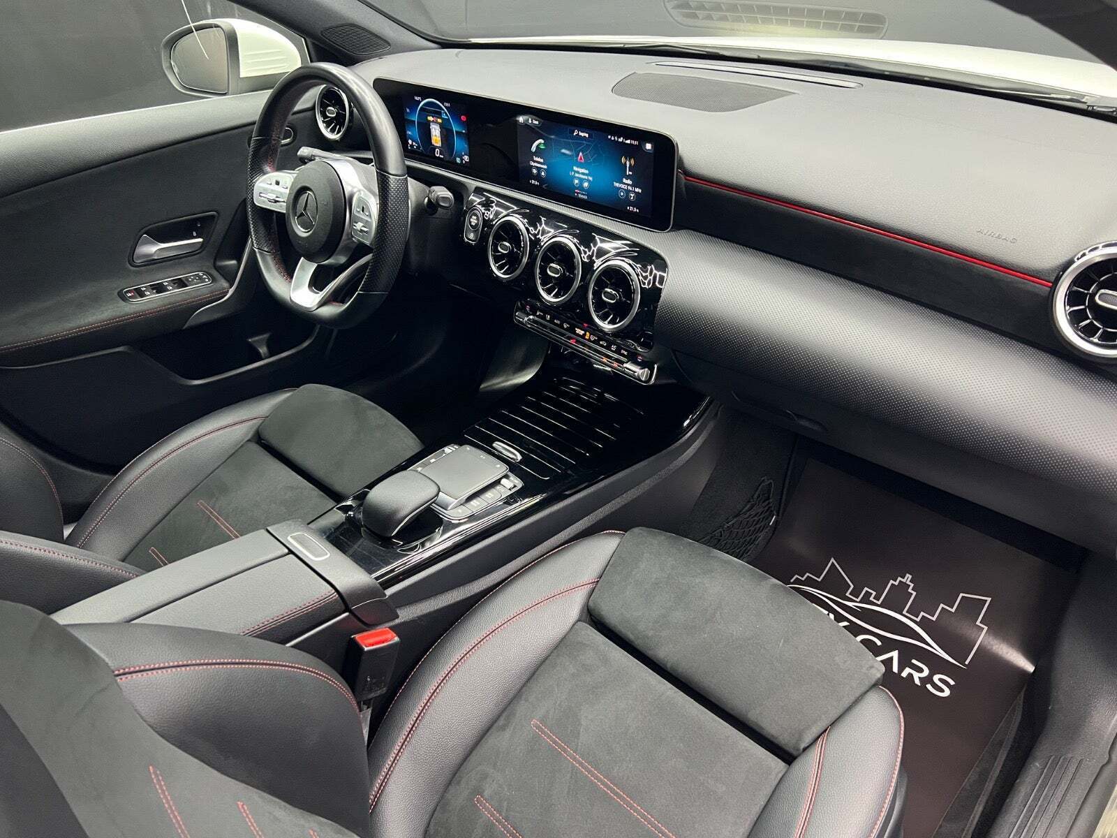Hvid Mercedes A220 d fra 2020 set indefra