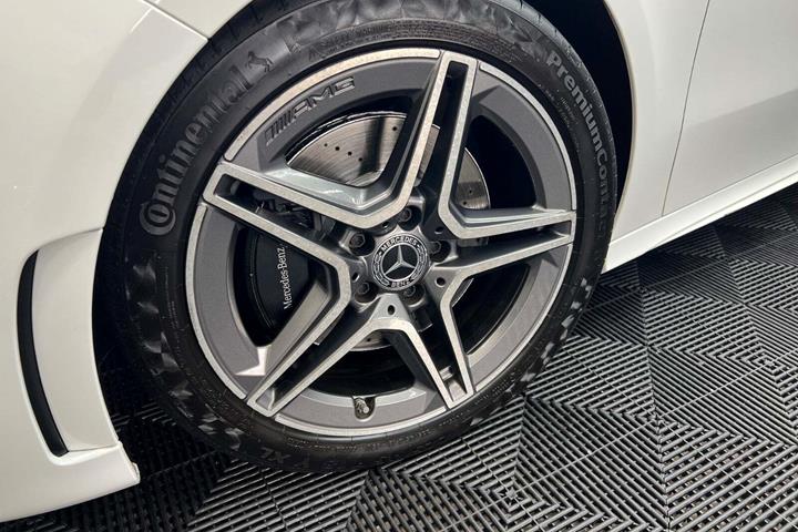 Hvid Mercedes A220 d fra 2020