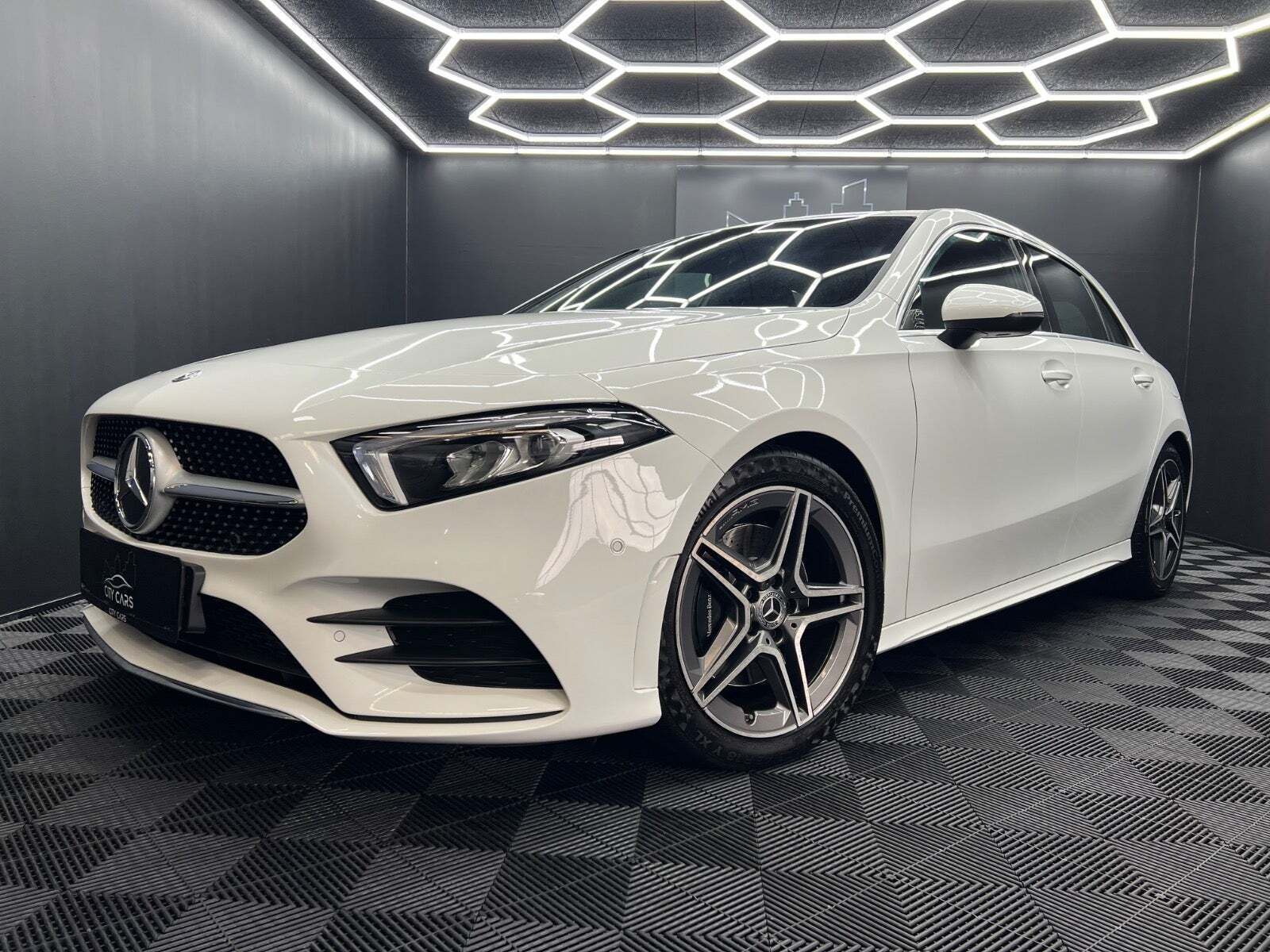 Hvid Mercedes A220 d fra 2020