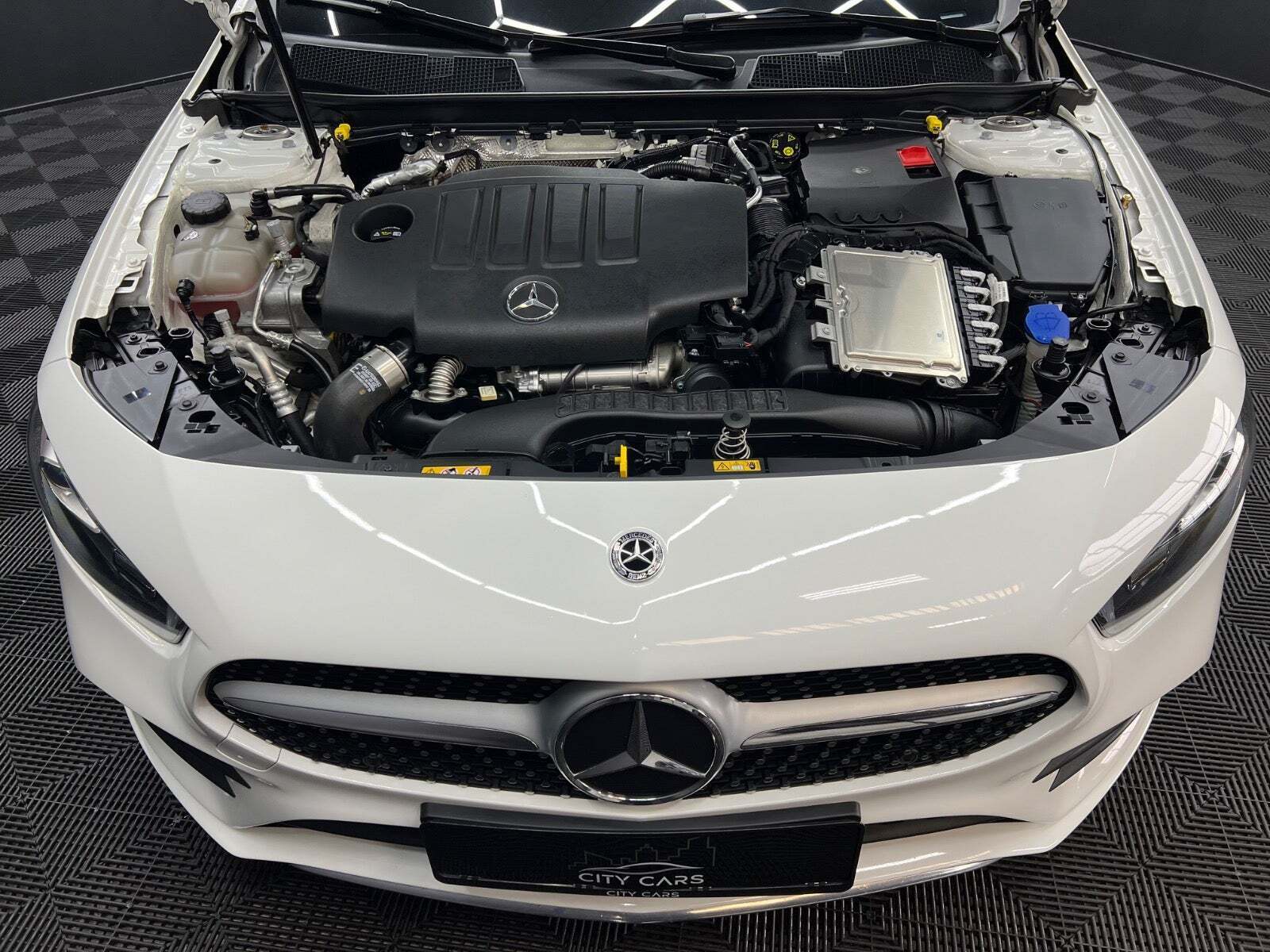 Hvid Mercedes A220 d fra 2020