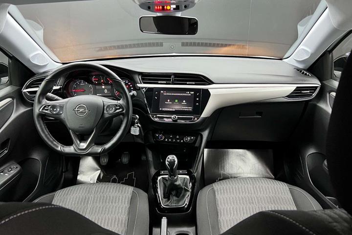 Hvid Opel Corsa fra 2022