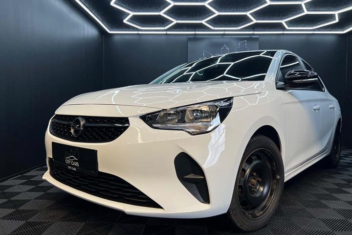 Hvid Opel Corsa fra 2022
