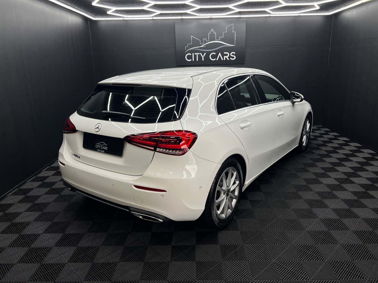 Hvid Mercedes A180 d fra 2018