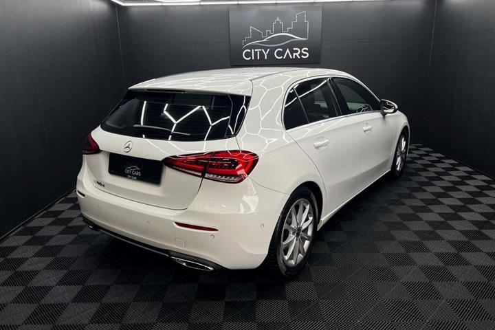 Hvid Mercedes A180 d fra 2018
