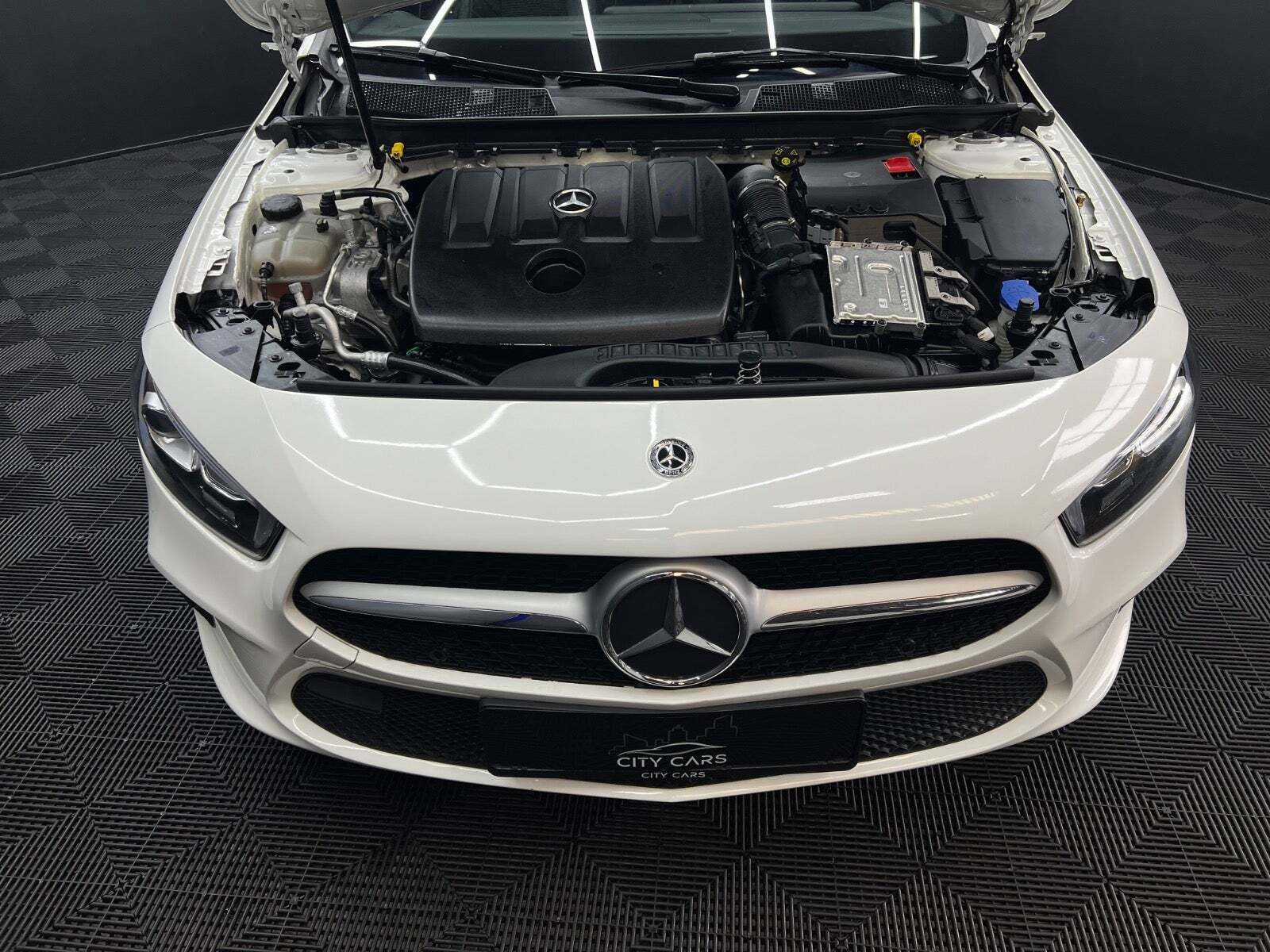Hvid Mercedes A180 d fra 2018