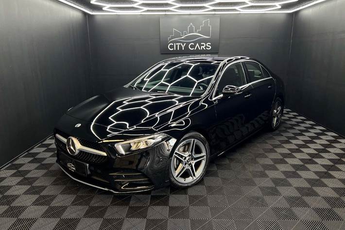 Sort Mercedes A200 fra 2020 set udefra