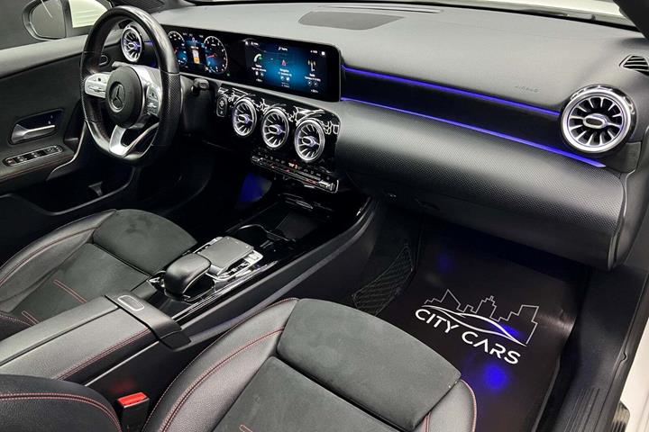 Hvid Mercedes A200 fra 2019