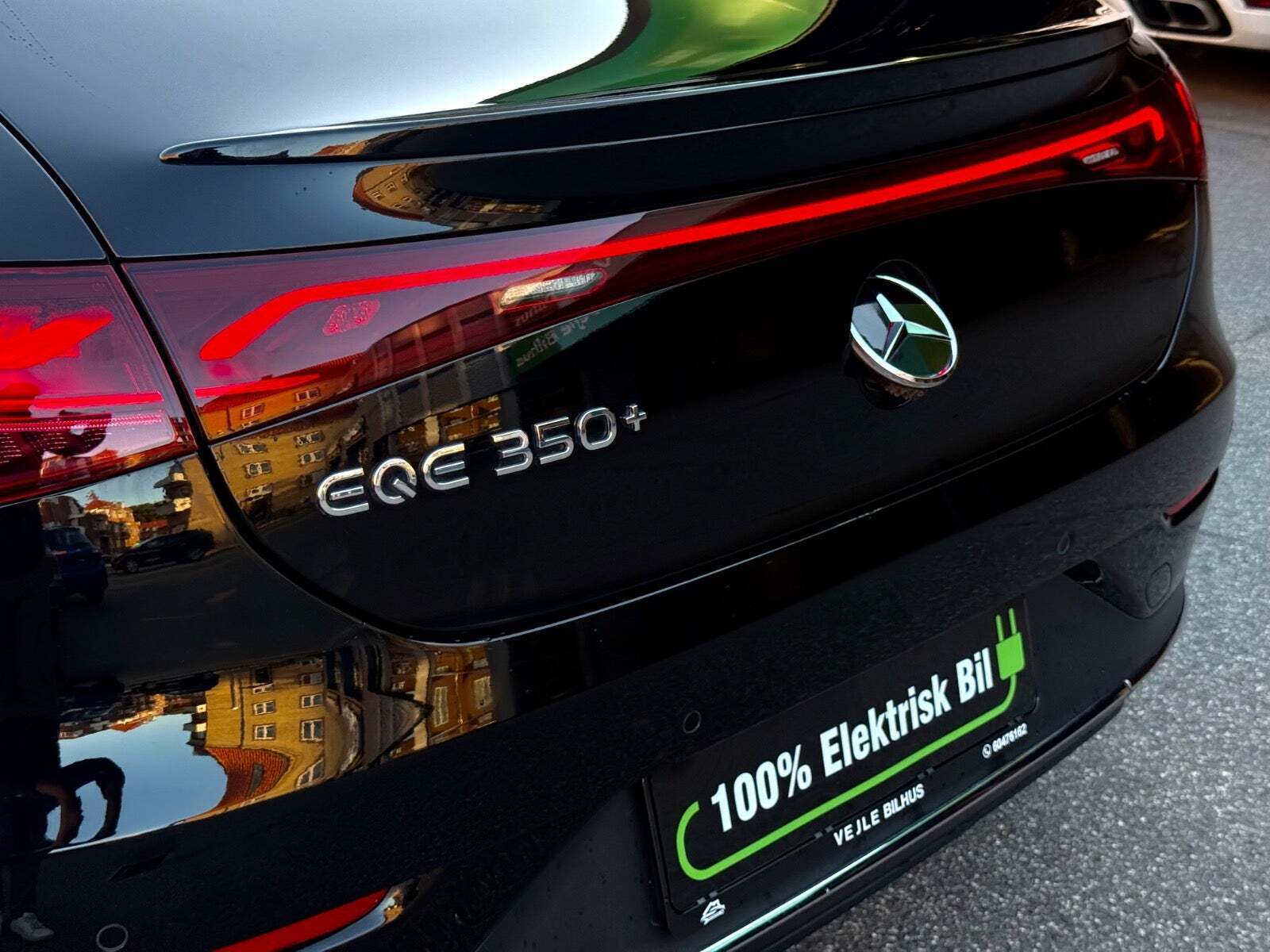 Grøn Mercedes EQE350+ fra 2022