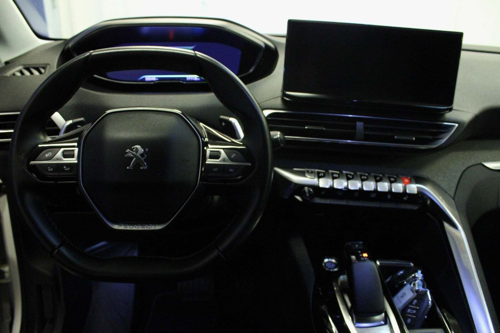 Peugeot 3008 1,6 Hybrid First Selection EAT8