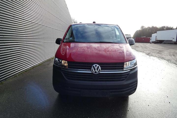 Rød VW Transporter fra 2021
