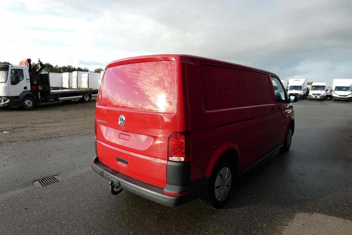 Rød VW Transporter fra 2021