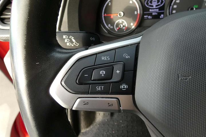 Rød VW Transporter fra 2021