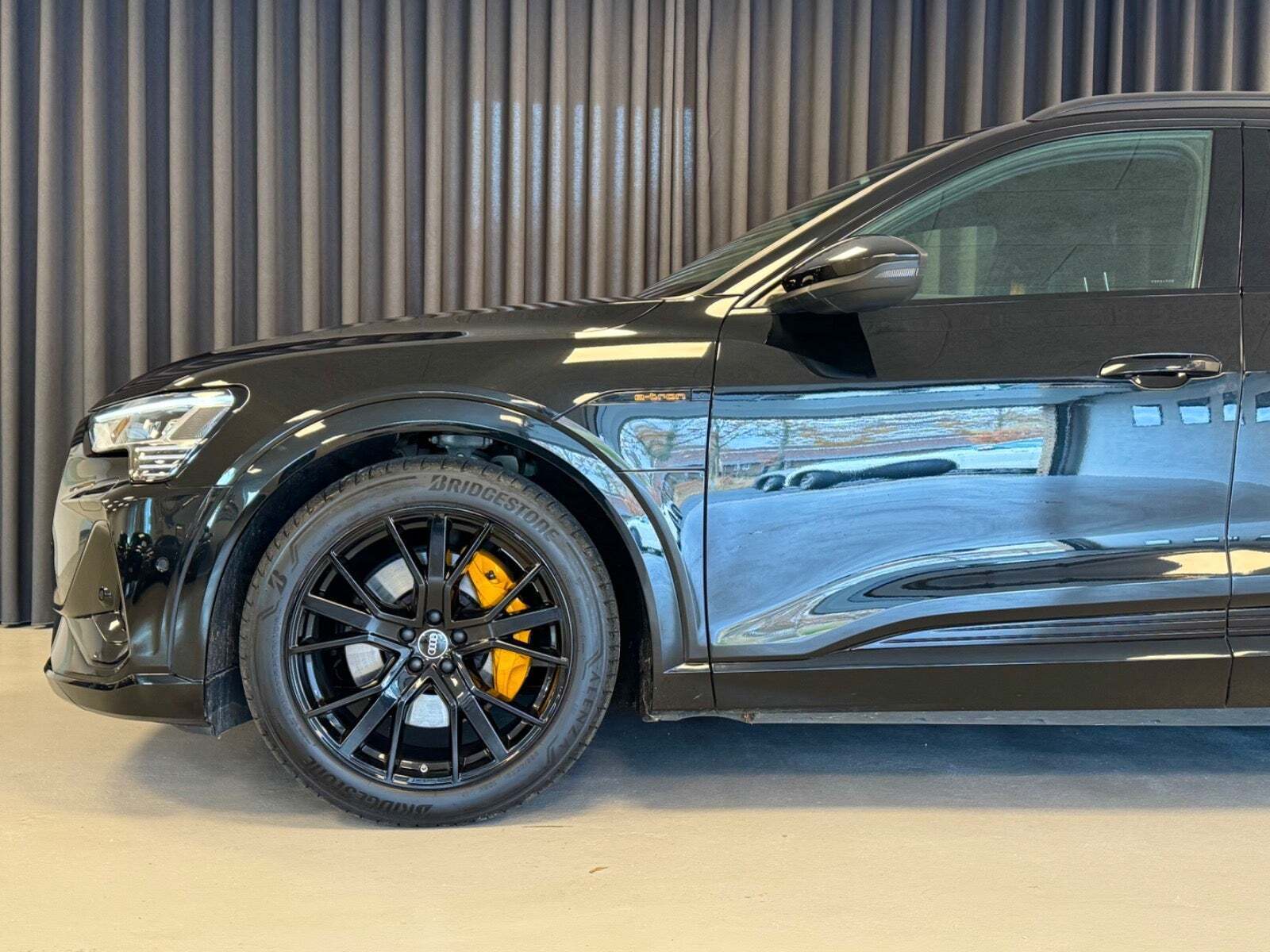 Sort Audi e-tron fra 2023