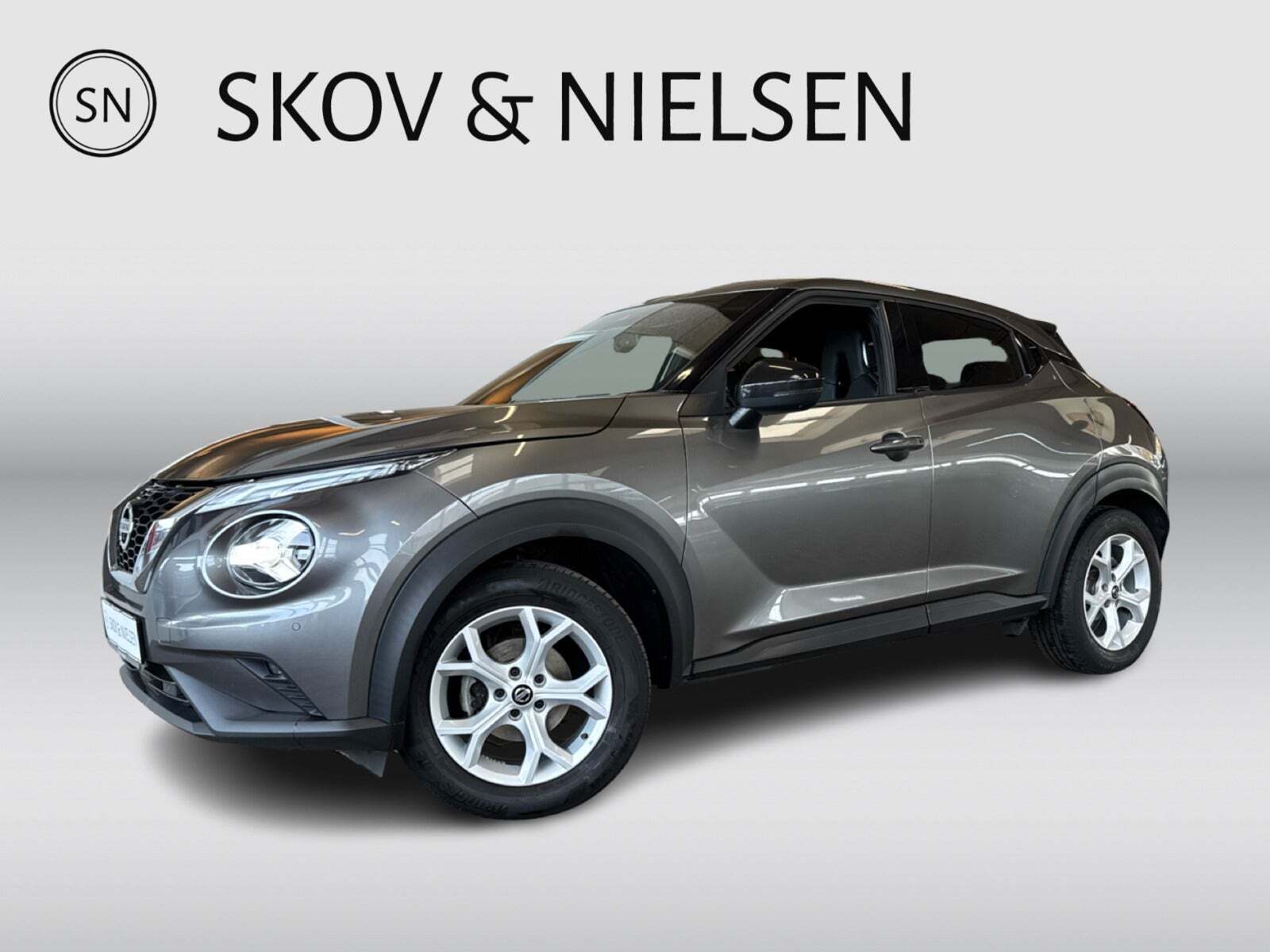 Grå Nissan Juke fra 2019 set udefra
