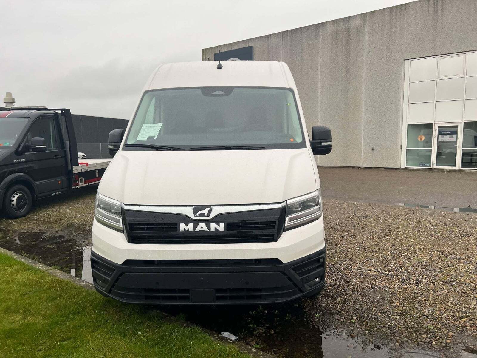 MAN TGE 2,0 3.180 Kassevogn L3H3 aut. FWD