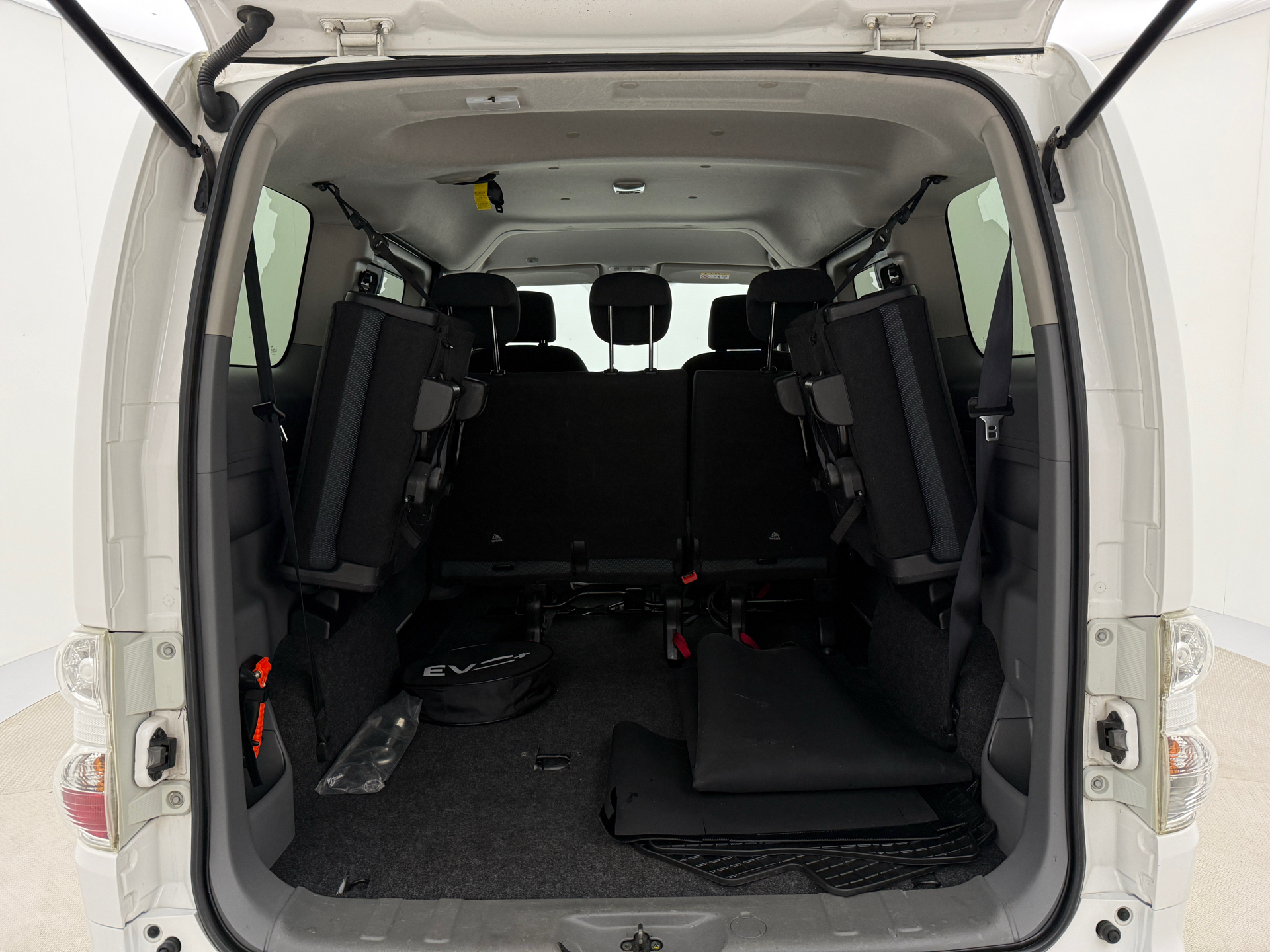 Hvid Nissan e-NV 200 fra 2015