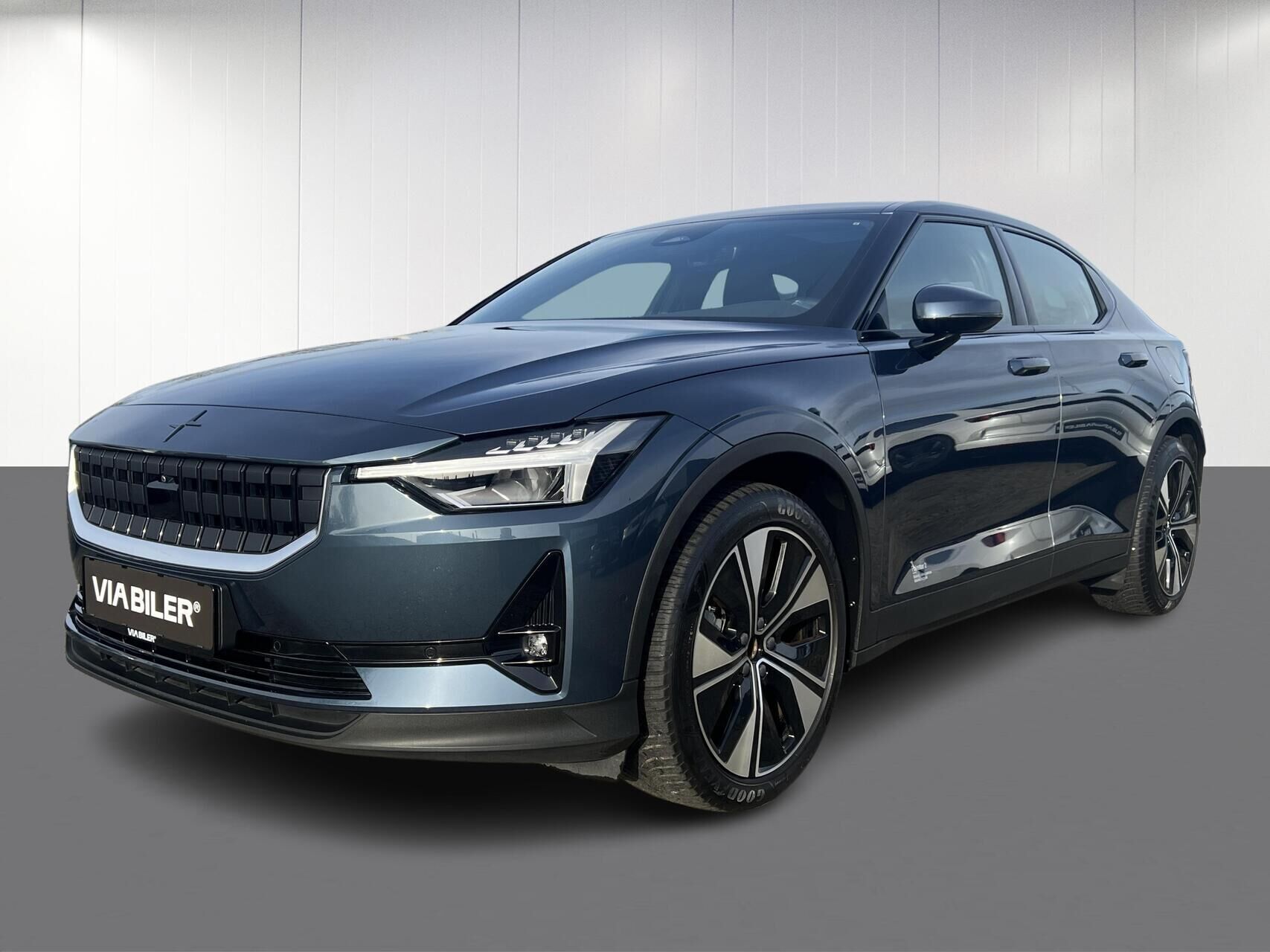 Blå Polestar 2 fra 2023