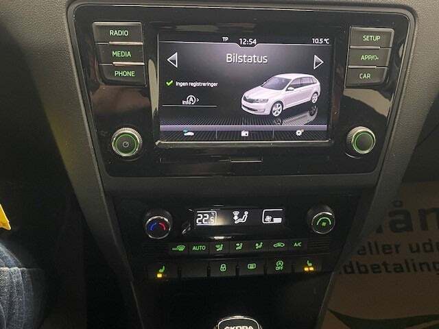 Rød Skoda Rapid fra 2018