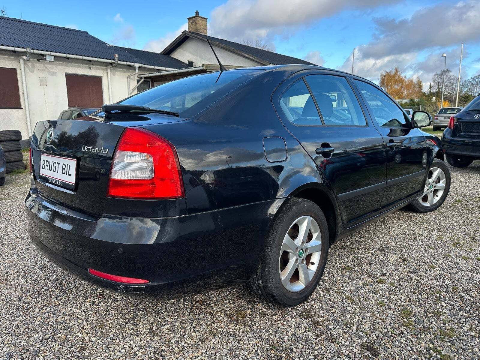 Sort Skoda Octavia fra 2012