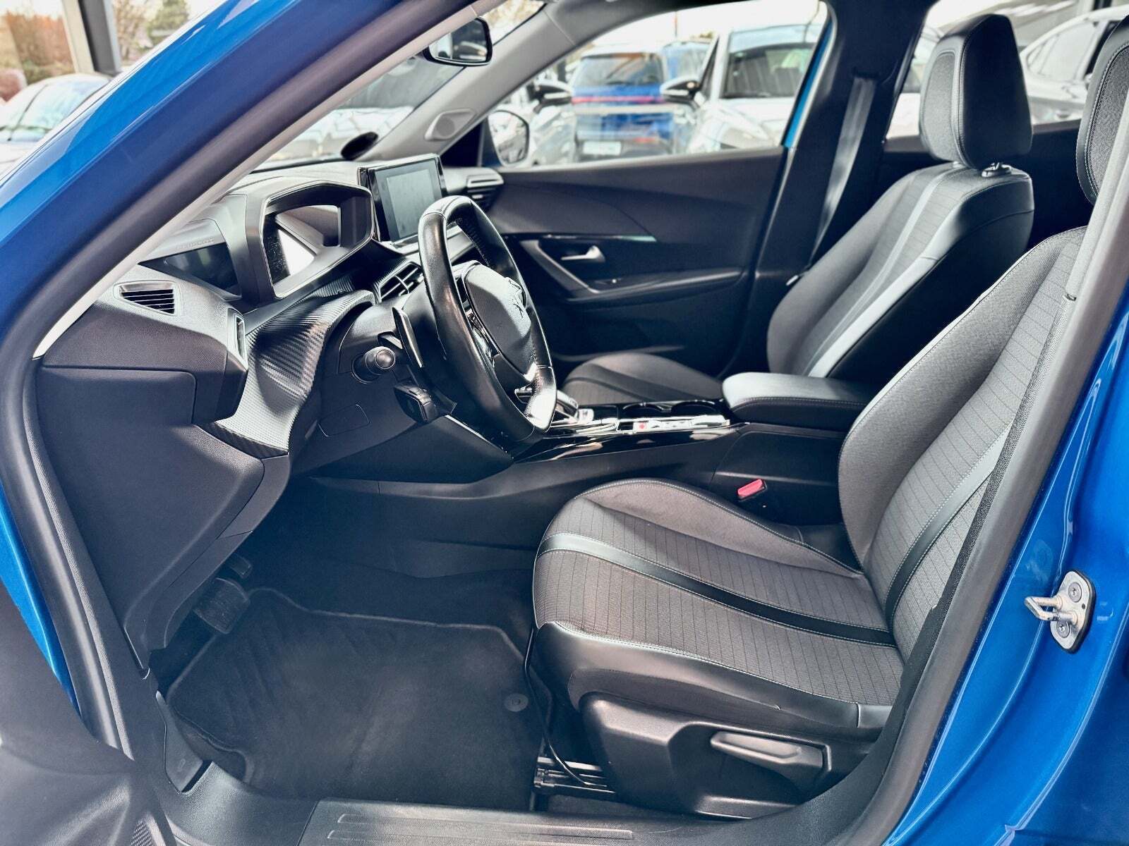 Peugeot 2008 1,2 PureTech 130 Selection Tech EAT8