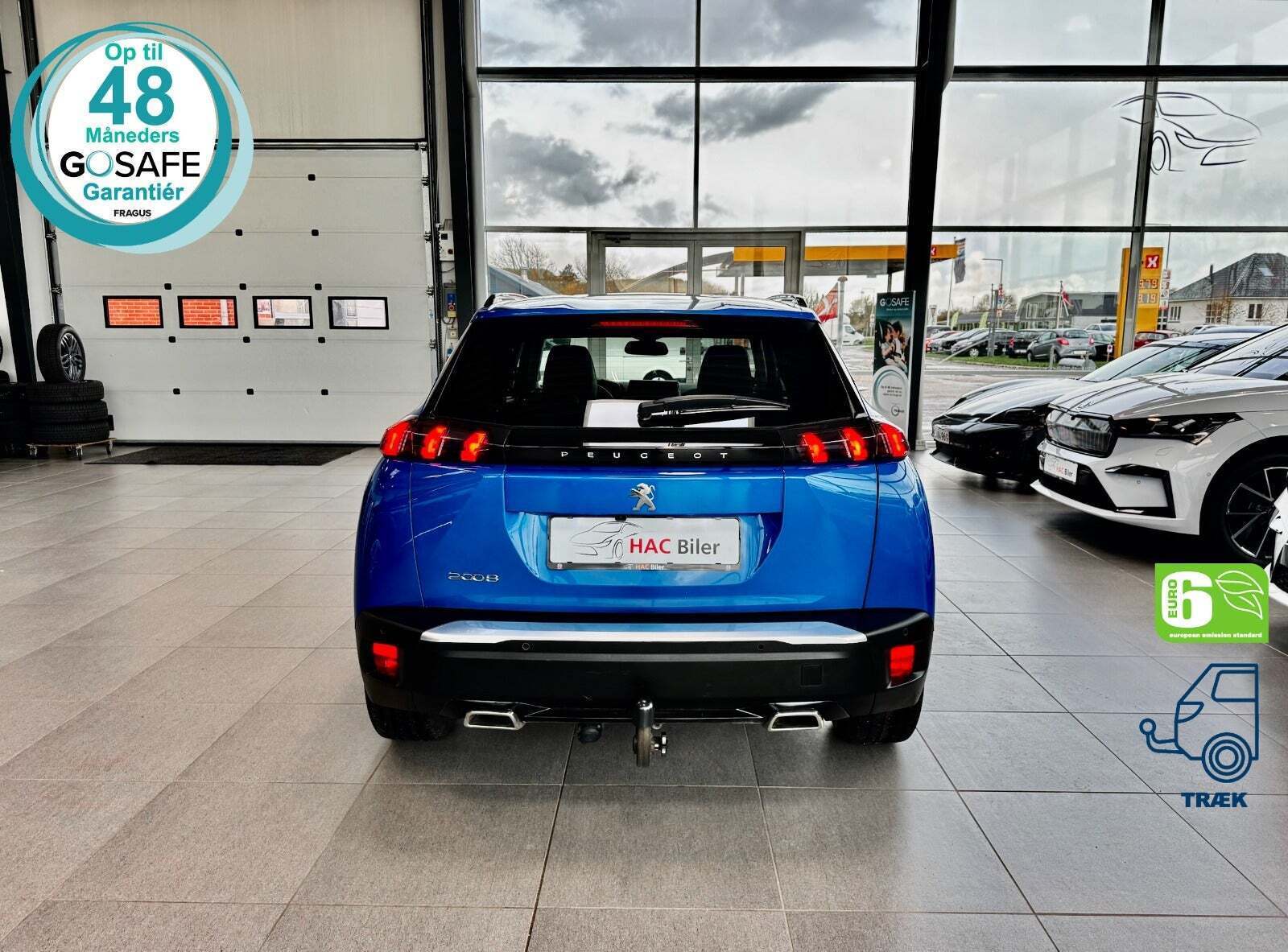 Blå Peugeot 2008 fra 2021