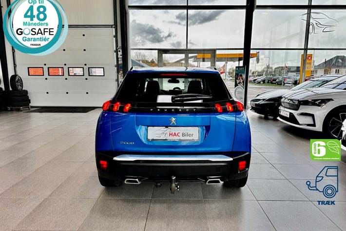 Blå Peugeot 2008 fra 2021