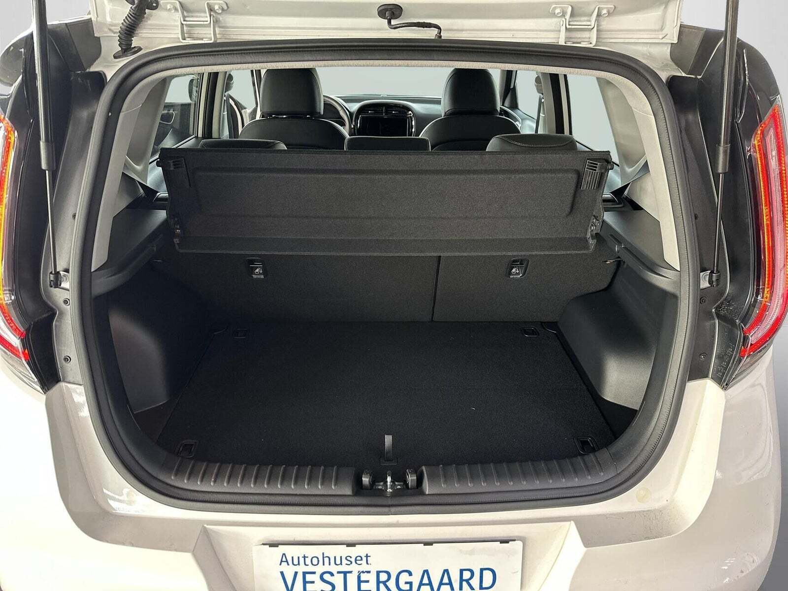 Hvid Kia e-Soul fra 2023