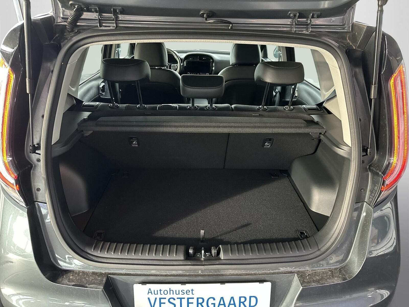 Grå Kia e-Soul fra 2023