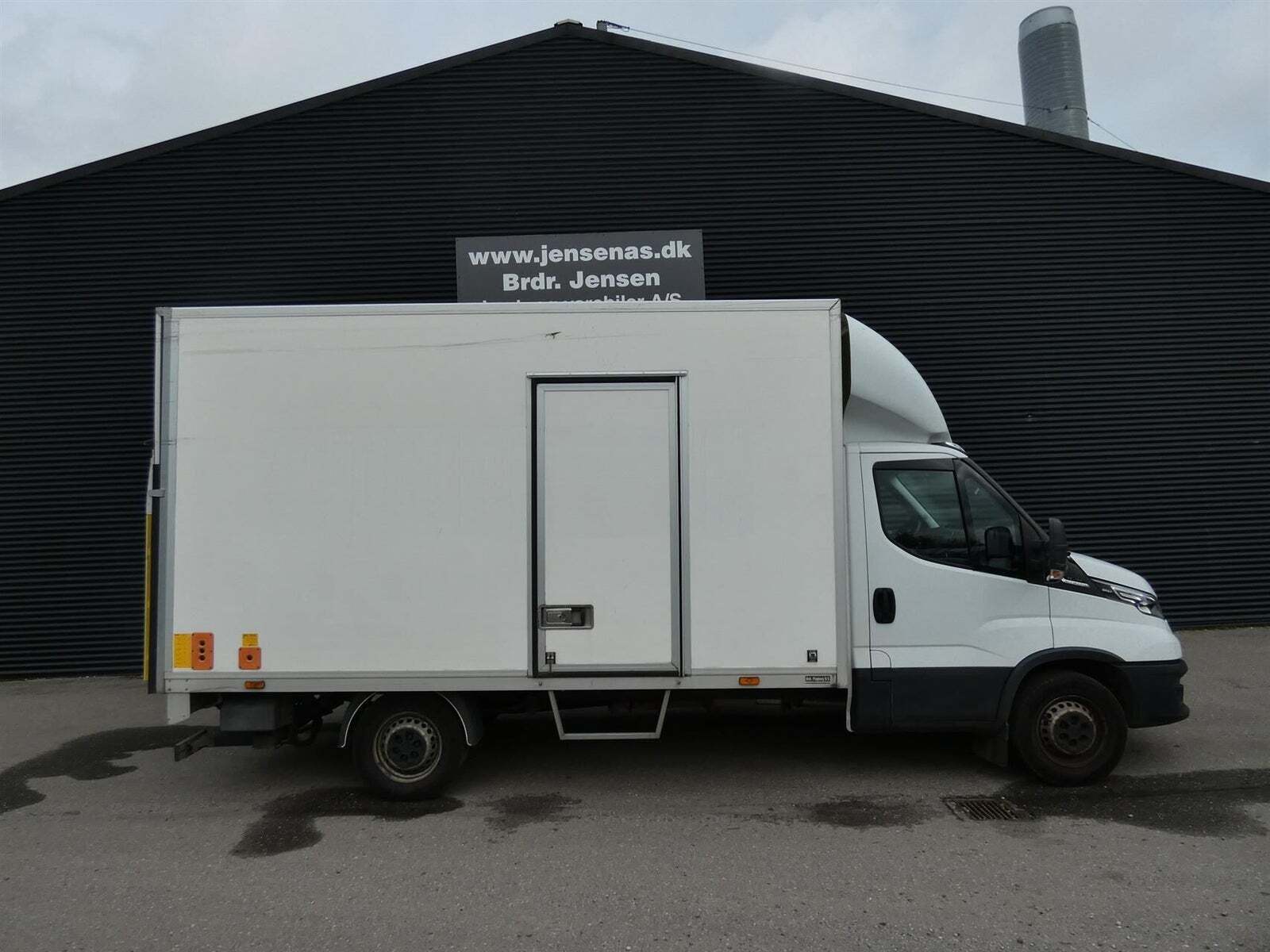 Iveco Daily 2,3 35S16 Alukasse m/lift AG8