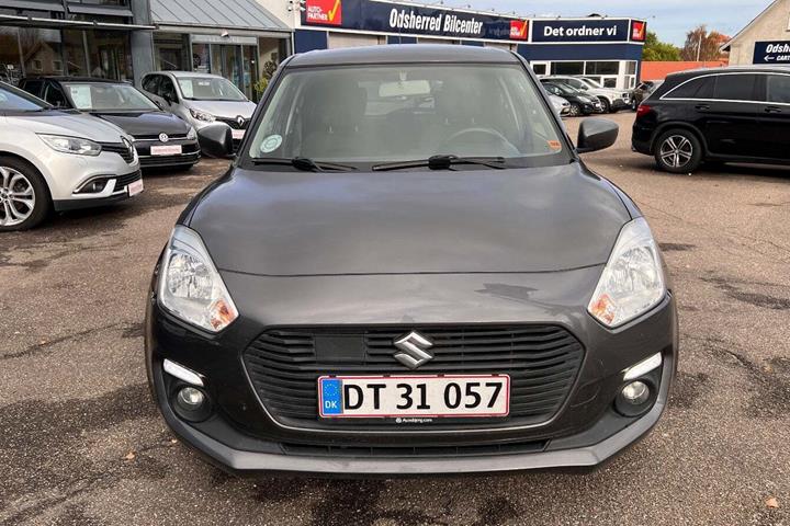 Grå Suzuki Swift fra 2020