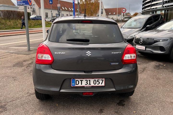 Grå Suzuki Swift fra 2020