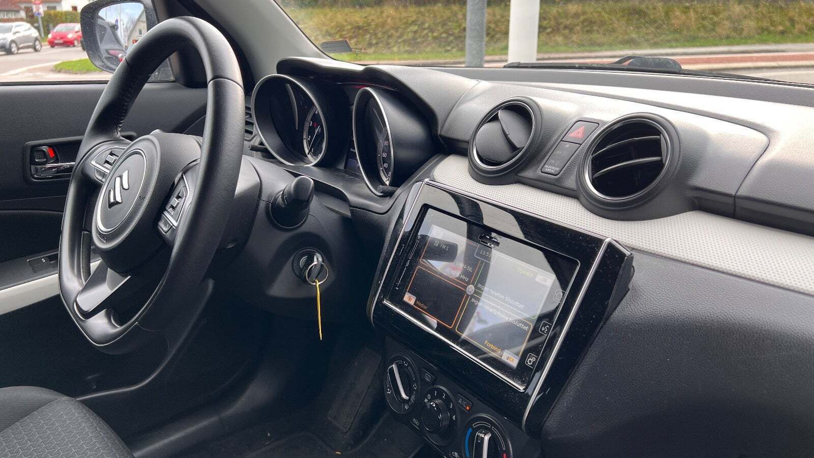 Grå Suzuki Swift fra 2020