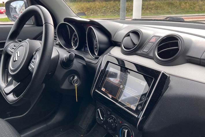 Grå Suzuki Swift fra 2020