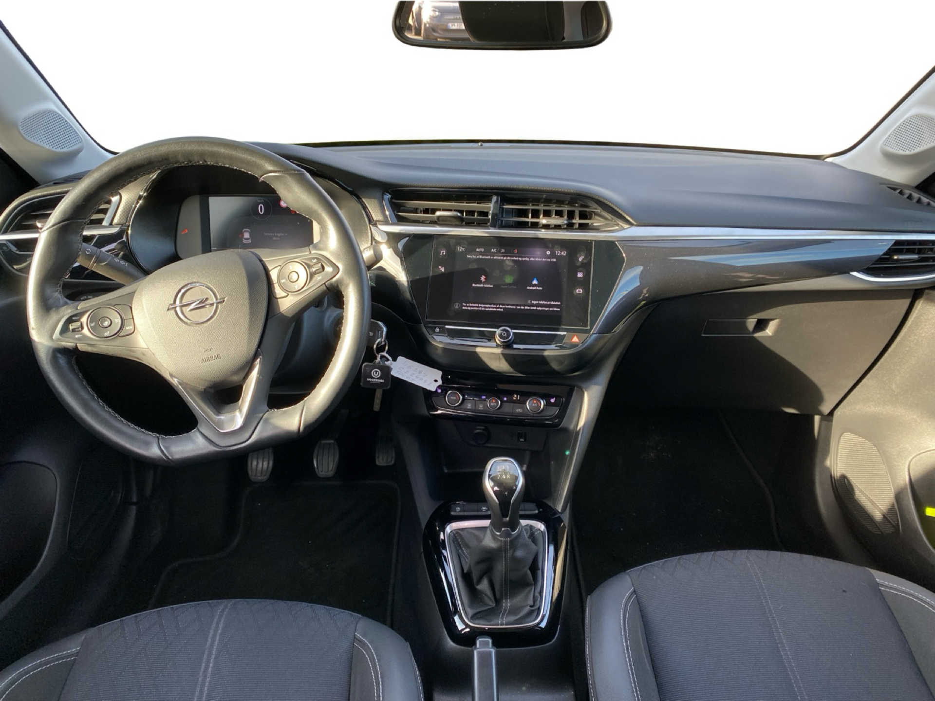 Sort Opel Corsa fra 2021
