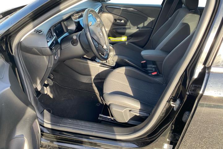 Sort Opel Corsa fra 2021