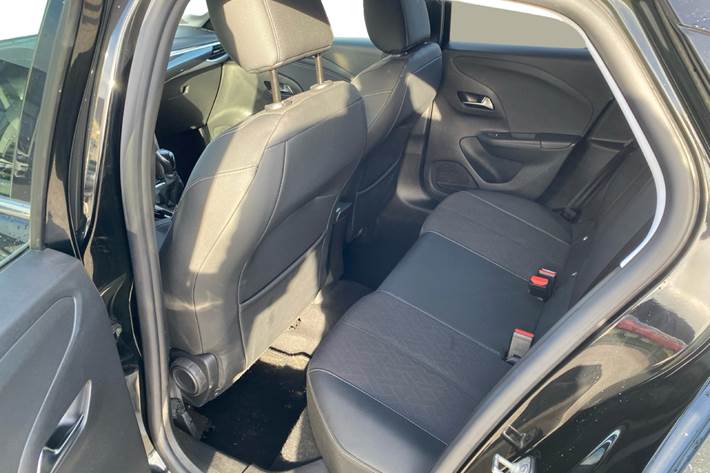 Sort Opel Corsa fra 2021