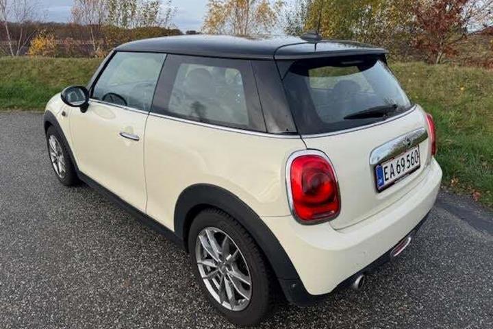 Beige Mini Cooper fra 2016
