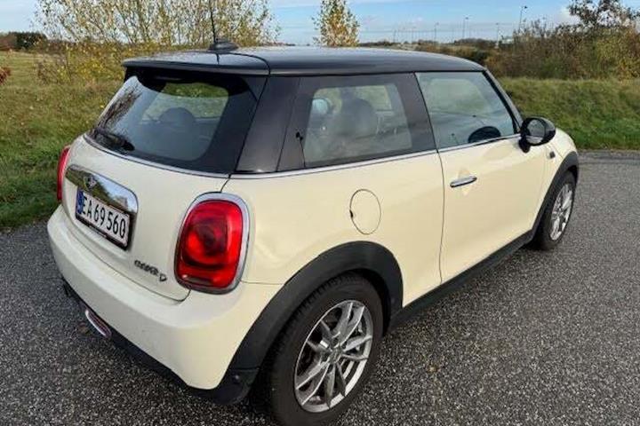 Beige Mini Cooper fra 2016