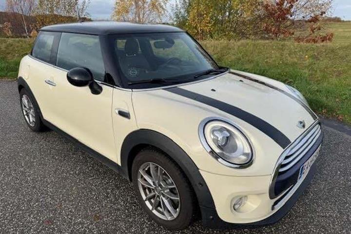 Beige Mini Cooper fra 2016